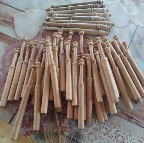 Palillos de bolillos de madera.   madera-…