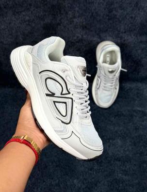 Zapatillas de hombre de segunda mano baratas en Trujillo Milanuncios