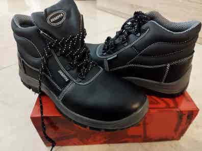 Botas punta acero Ropa, zapatos y moda hombre de segunda mano barata Milanuncios