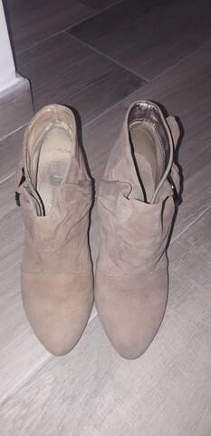 Milanuncios Botines beige. Talla 38