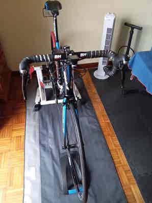 Rodillo con bici de carretera de segunda mano Milanuncios