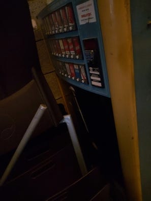 Maquinas cambio monedas Mobiliarios para empresas de mano en Málaga |