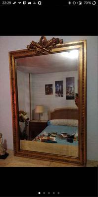 Espejo Con Marco Color Dorado Grabado Antiguo, Bellísimo Color del marco  Dorado antiguo
