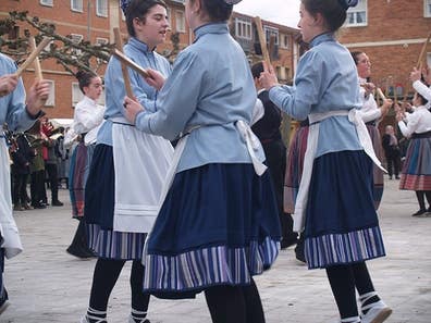Traje casera Moda y complementos de segunda mano barata en Navarra