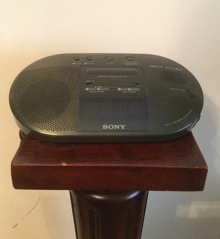 Radio Despertador Sony Antiguo