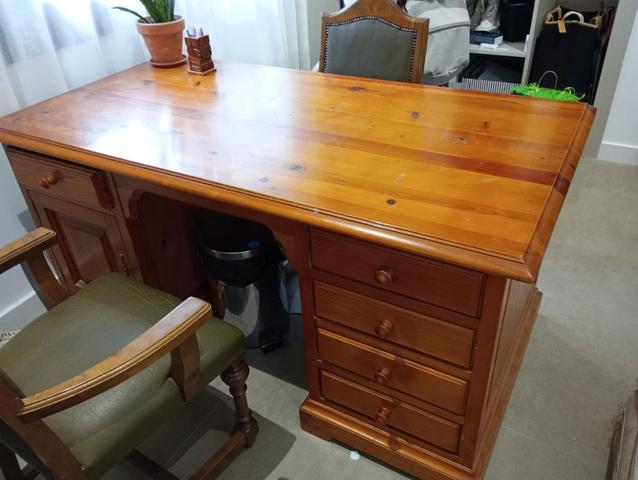 Milanuncios - Mesa escritorio despacho madera maciza