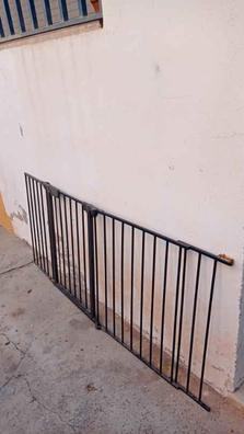 Barrera de seguridad a medida  Barreras para perros, Rejas para escaleras,  Barrera escalera
