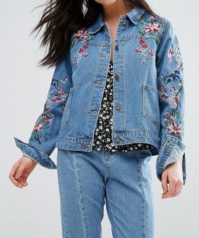 Milanuncios Cazadora vaquera con bordado de flores M