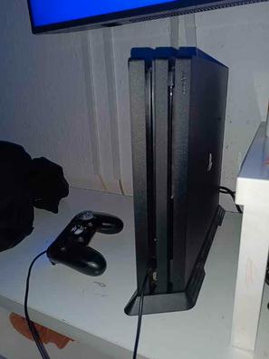 Consola Playstation PS4 Pro 1TB 4K Sony con mando y cables de segunda mano