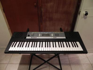 Yamaha P-45 - Piano digital ligero y portátil para aficionados y princ