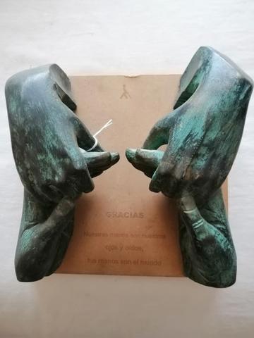 Milanuncios - escultura de unas manos unidas