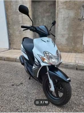 Moto Jog RR de segunda mano por 1.200 EUR en Granada en WALLAPOP