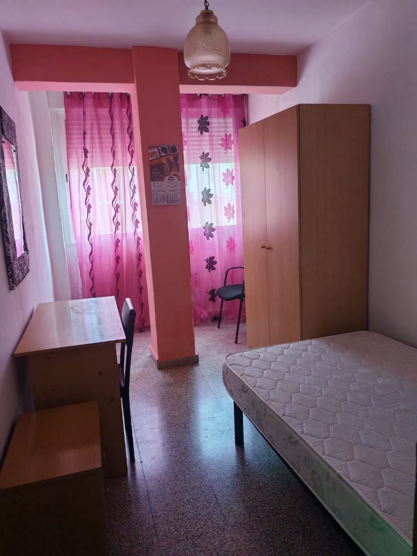 Fotografía del inmueble reportado: 800 €/mes — Granada, Granada
