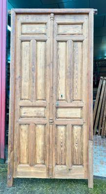 Puerta vaivén de madera antigua - Hermanos Castaño