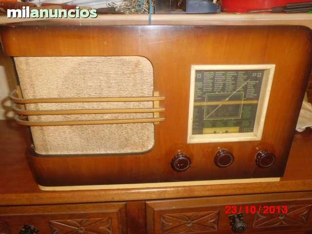 Restauración y reparación de la madera y del barniz de radios antiguas