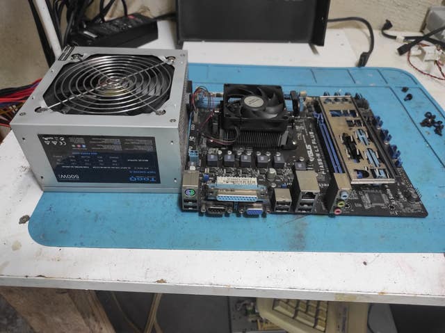 Milanuncios - Placa base + fuente