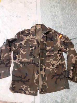 Ropa militar española de segunda mano sale