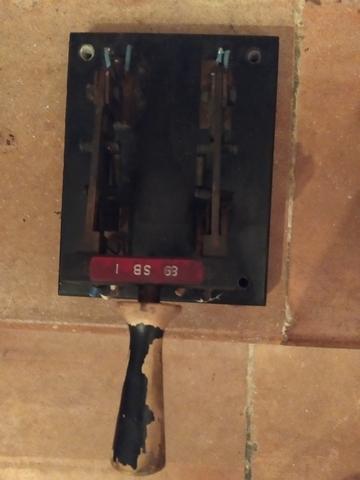 Interruptor de palanca antiguo, hoy objeto decorativo. Fotografía