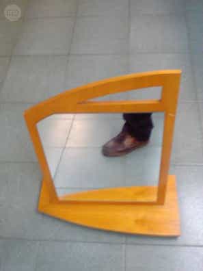 - Espejo zapatero de suelo.