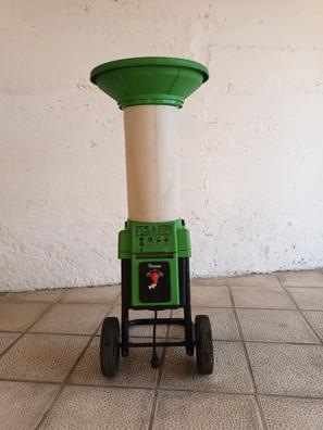 Trituradora de Ramas Biotrituradora Electrica 2400 W, máx. 39 mm de Grosor  de Rama con Bolsa de 50 L y Ruedas para Césped y Jardín