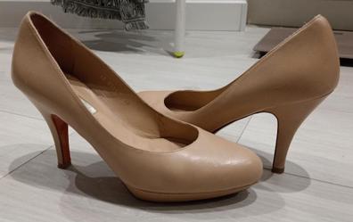 Zapatos de tacon beige Moda y complementos de segunda mano barata