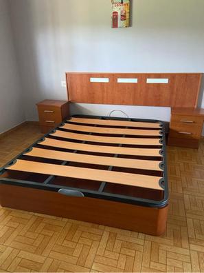 Dormitorio completo compuesto de cabecero, canapé con dos mesitas y comodín  en madera en varios acabados