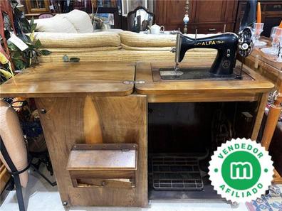 Máquina de coser con mueble ALFA - Reciclandoenelatico