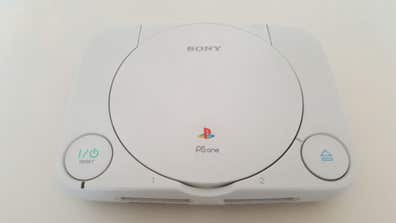 Pack PSOne SCPH-102 + Volant Gran Turismo 2 + 6 Jeux - Occasion Fonctionnel