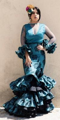 Trajes de flamenca baratos y Moda flamenca 2024 en trajes de gitana