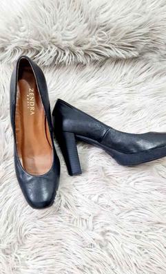 Tacones negros online cerrados