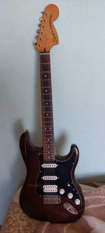 Squier Fender Stratocaster Vib 70s HSS
