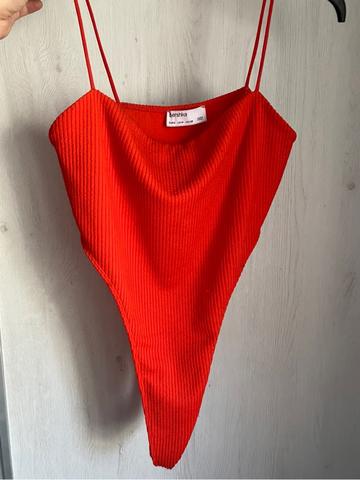 Milanuncios Body rojo Bershka