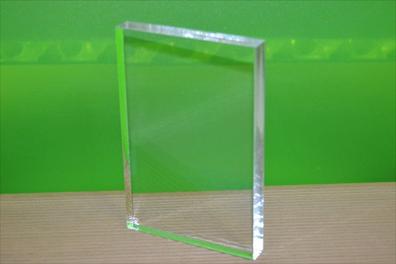 Plancha Metacrilato Verde Transparente 220 láminas y paneles a medida.