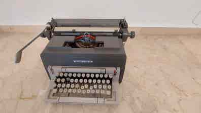 Maquina escribir olivetti de segunda mano | Milanuncios