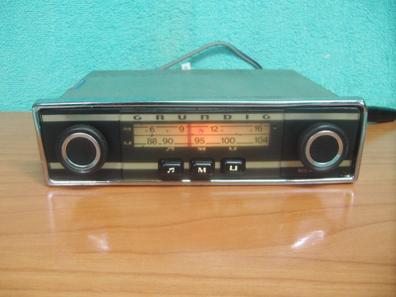 Radio Cassette Coche Extraible Vintage de segunda mano por 9 EUR en  Fuengirola en WALLAPOP
