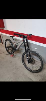 Bicicleta sales electrica downhill