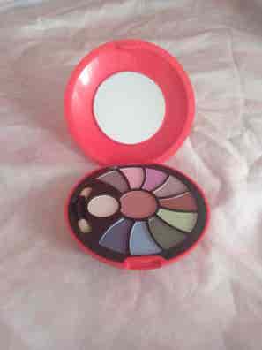 Set de maquillaje coquette de pinaud de segunda mano para mujer