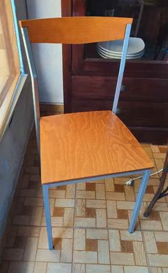 4 tacos protectores para sillas de cocina. de segunda mano por 1 EUR en  Gijón en WALLAPOP