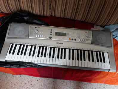 MILANUNCIOS | Yamaha psr Pianos de segunda mano baratos