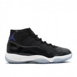 Jordan aura best sale blancas y negras