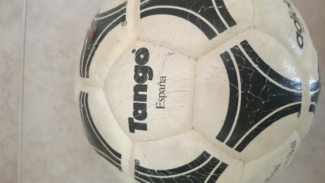 Policía habilidad Ciro Milanuncios - Balon Tango España, Adidas