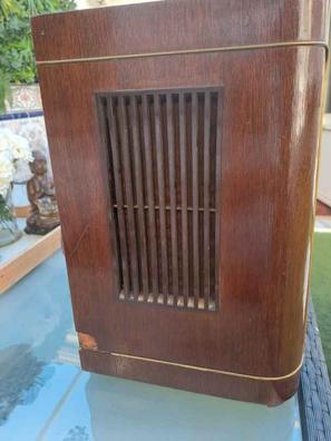Tienes pensado restaurar una radio antigua?  Radio antigua, Radios,  Decoración de unas