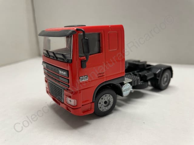 Le Daf 95 XF et sa semi remorque citerne Preem en miniature par Joal au