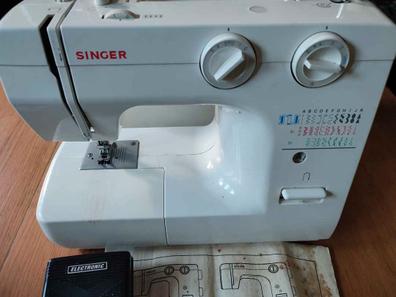 Máquina de coser Singer 2118. mas 27 canillas de segunda mano por