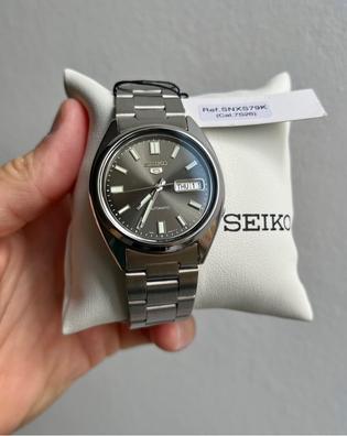 Reloj Seiko 5 Doble Calendario calibre 7S26