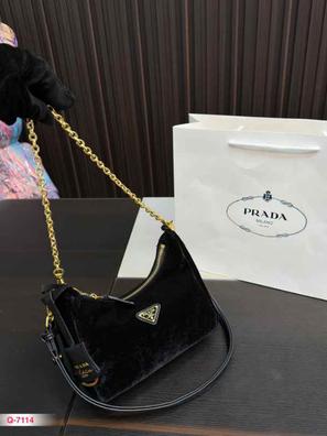 Bolso prada discount con monedero colgando