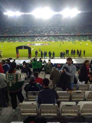 Tick&Box Caja Regalo, Real Betis Balompié, 1 Partido, 2 Entradas, para un  Partido en su Estadio Legendario en Sevilla : : Cheques regalo