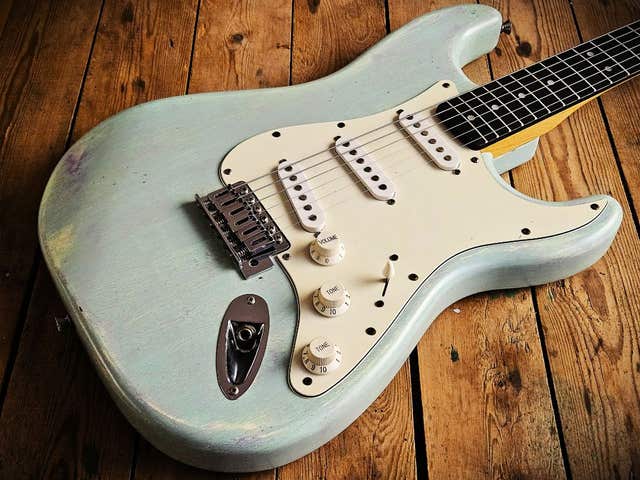 Fender Squier Stratocaster 90s