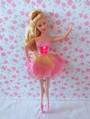  Barbie bailarina que gira y baila : Juguetes y Juegos