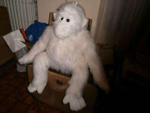 Peluche mono tamaño Gigante. Compra fácil y rápida